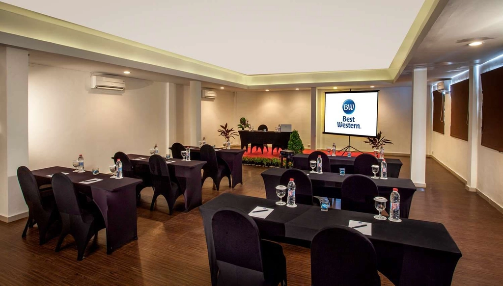 Alamenda Meeting Room