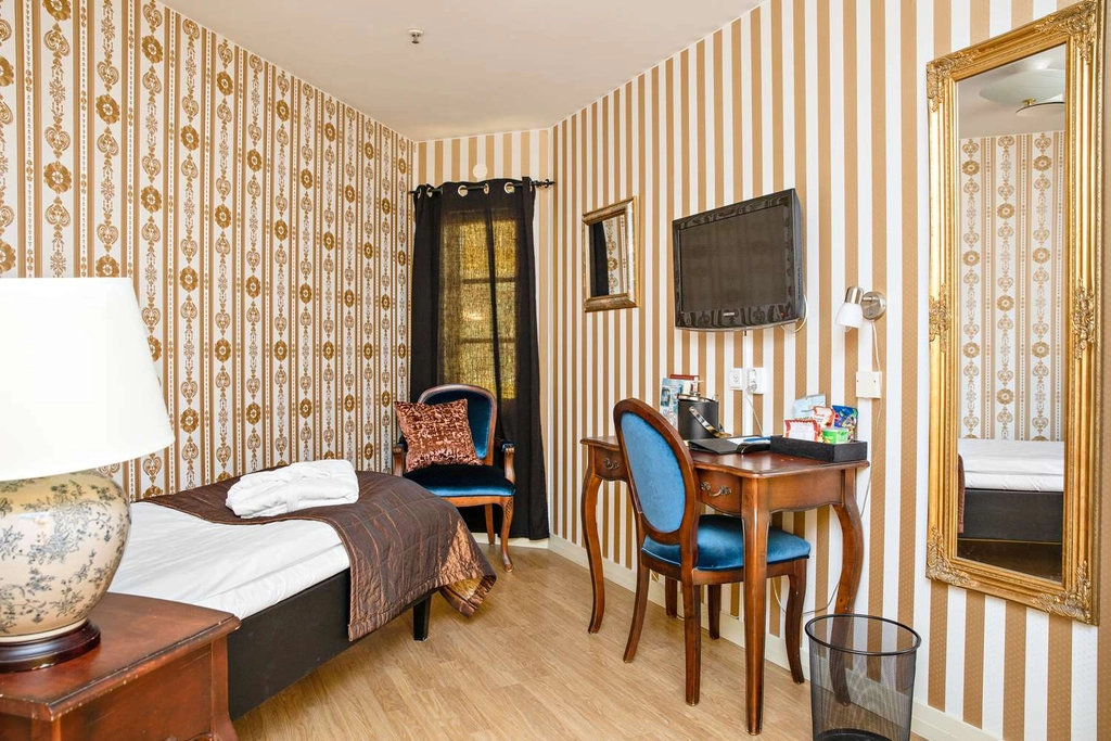 Single No Window BW Hotel Gamla Teatern