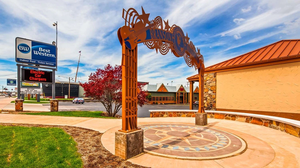 Welcome to Best Western Center Pointe Inn.