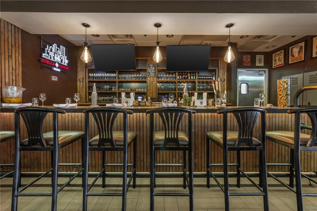 BW Plus North Miami Bal Harbour Bar