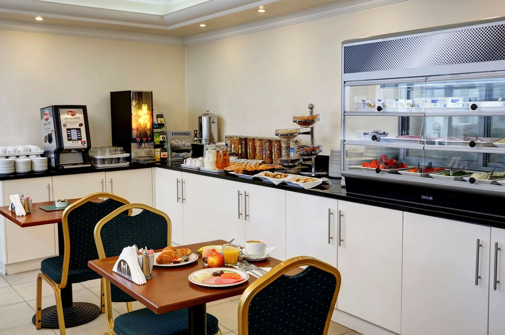 Breakfast Room