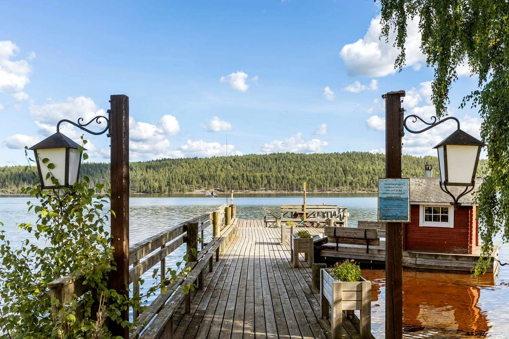 Egen brygga och vedeldad bastu Hotell Frykenstrand BW