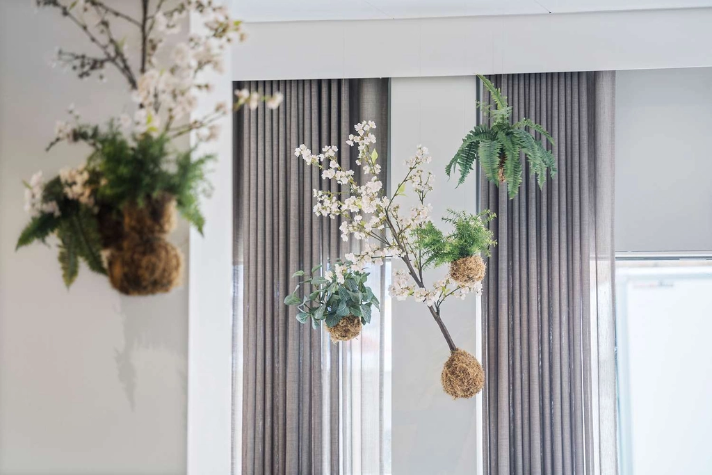 BW Airport Hotel Copenhagen detail lobby flowers
