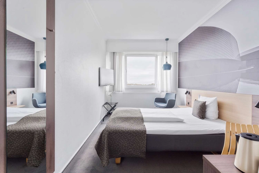 BW Airport Cph standard queen bed