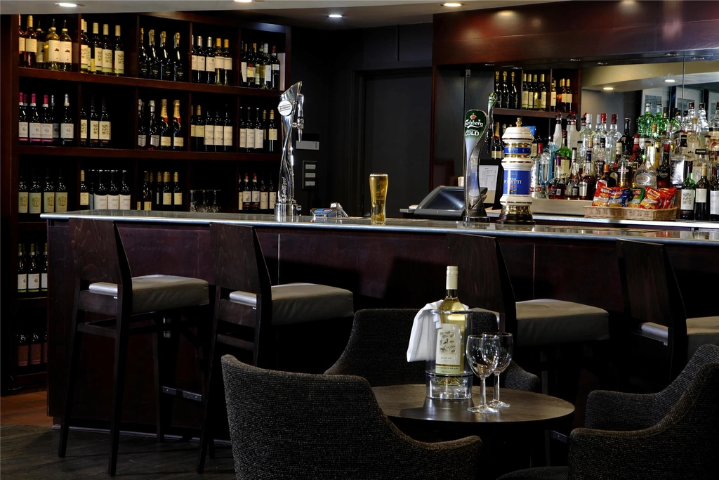 Relax and Unwind at Atlantic Hotel Bar Each Night