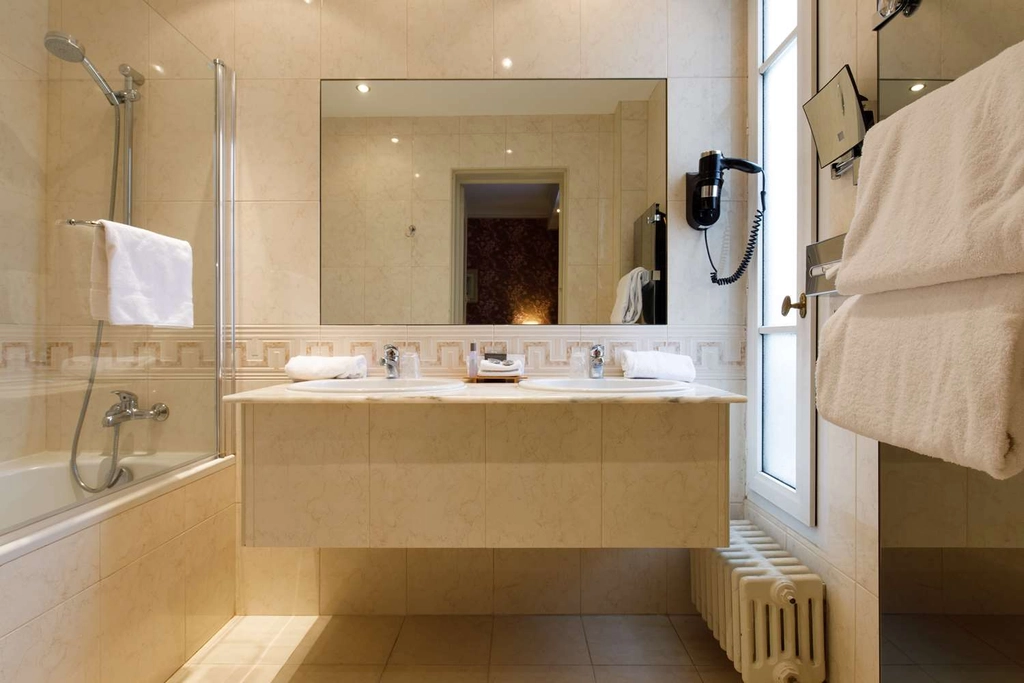 Guest Room Bath luxe