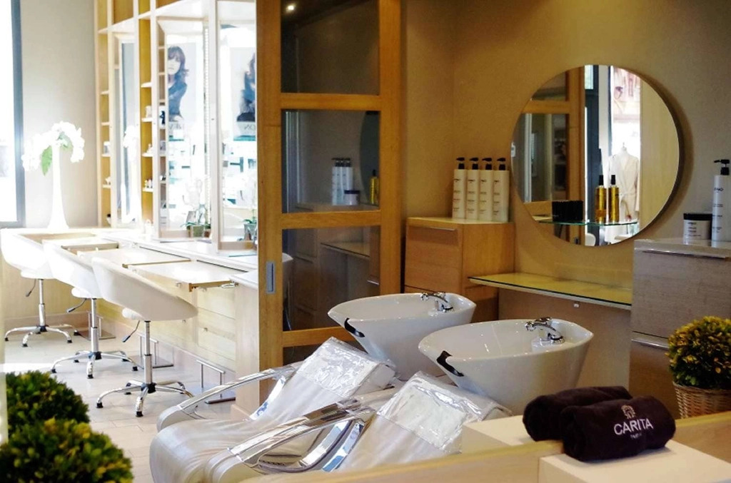 Beauty Parlor/Salon