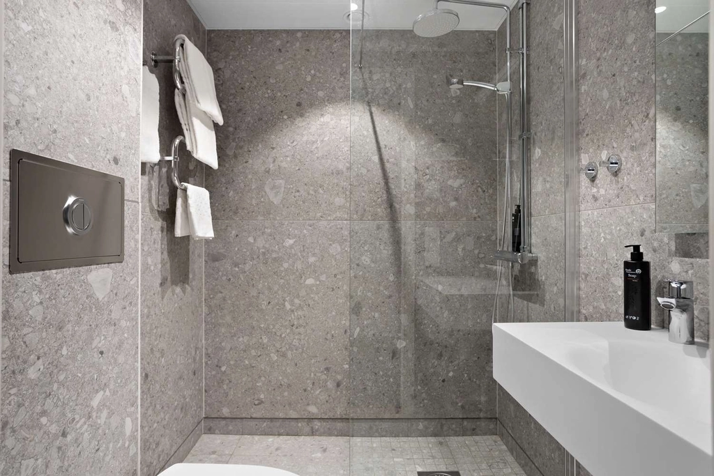 Standard bathroom BW Gustaf Fr ding