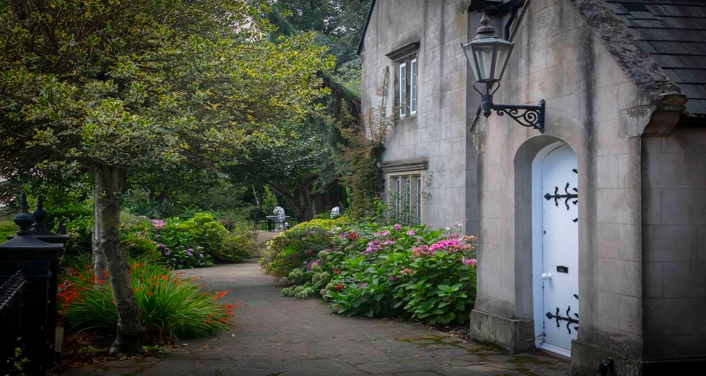 mount pleasant hotel grounds and hotel