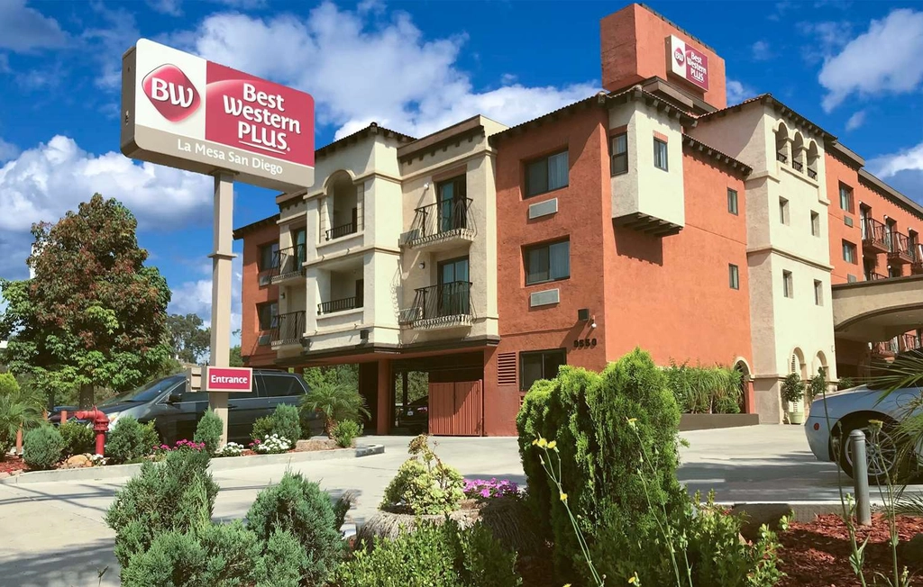 BWPlusLaMesa Exterior