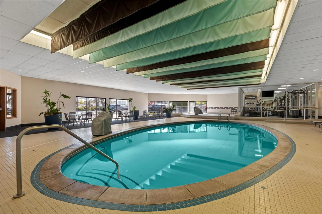 Indoor Pool / Hot Tub