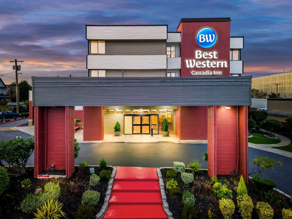 BW Everett WA Twilight