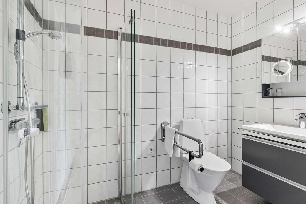 King standard access Hotell Malmk ping BW