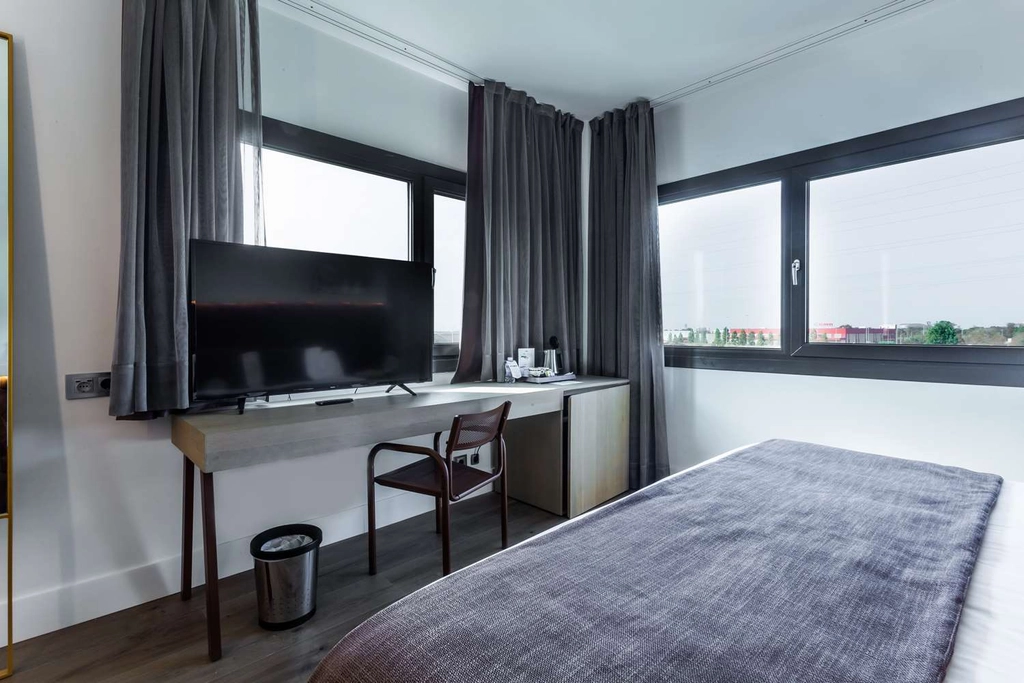 Standard Bedroom