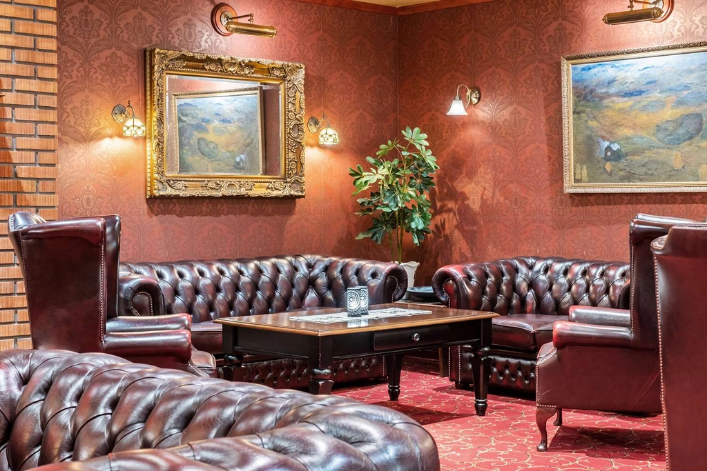 Laegreid lobby area