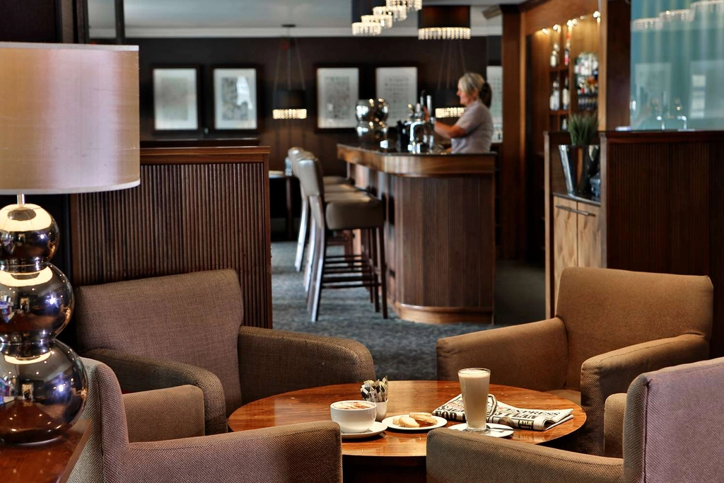 Hotel Bar and Lounge