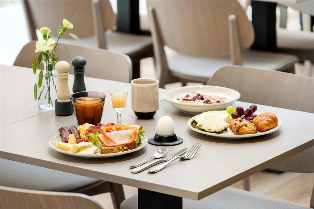breakfast table