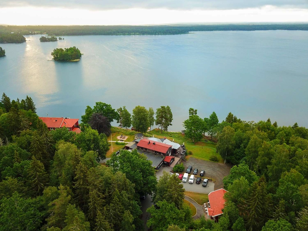Best Western Ullinge drone photo View lake