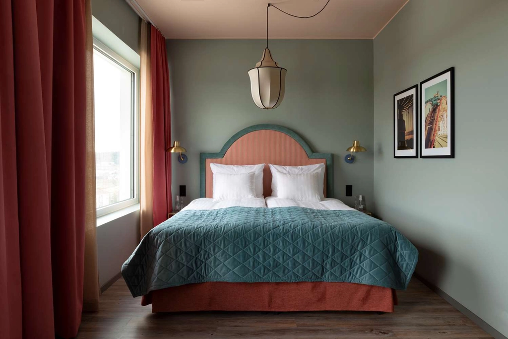 Deluxe Guest Room
