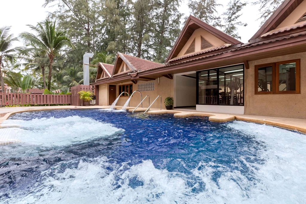 Jacuzzi Pool