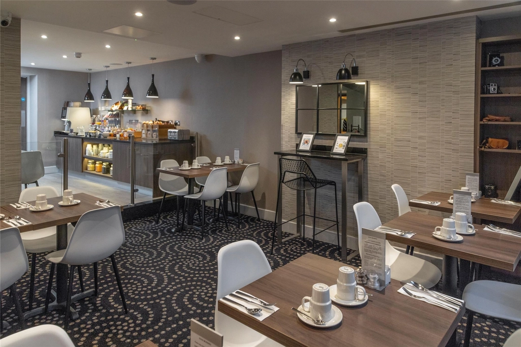 Breakfast Room