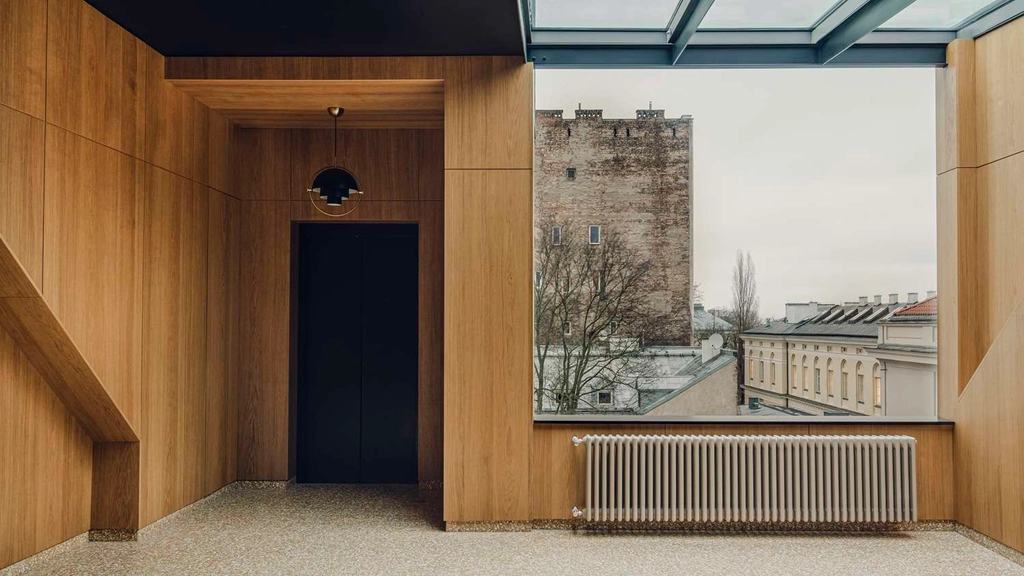 Lobby lift view