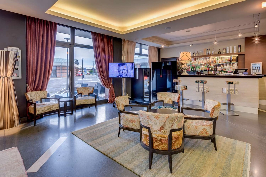 BAR HALL