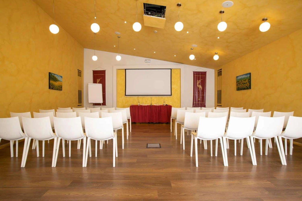 Gold Meeting Room
